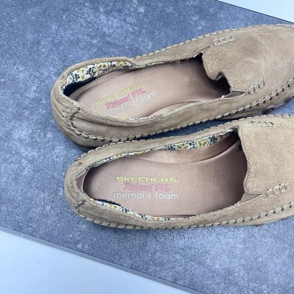 Skechers Relaxed Fit Pedestrian Tan Suede Loafers Women's US 8 Memory Foam Shoes - Picture 8 of 10